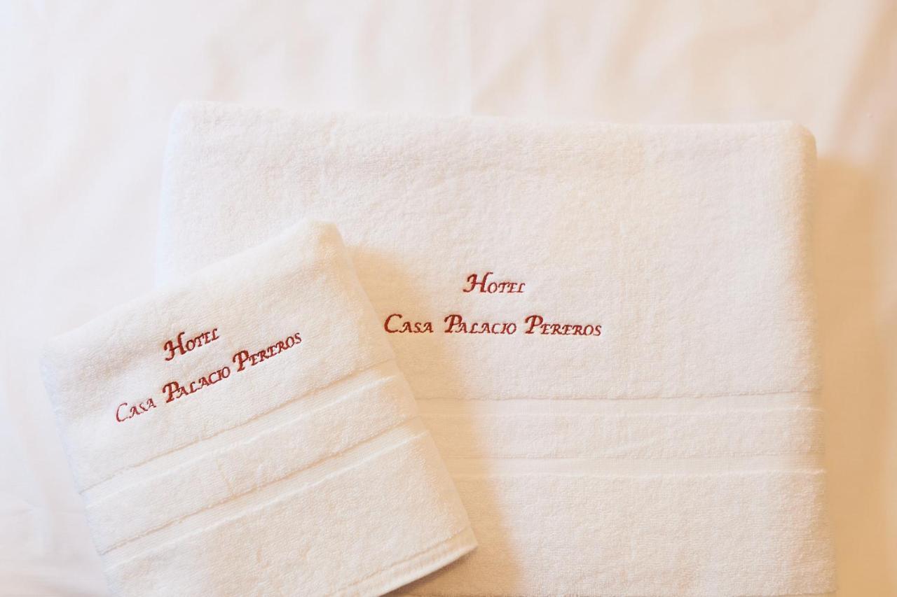 Hotel Casa Palacio Pereros Caces Eksteriør bilde
